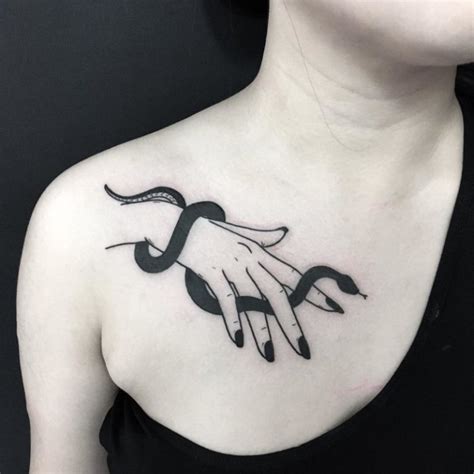 tatuajes en los senos para mujer|Tatuajes para mujeres en el PECHO: 30 diseños ATREVIDOS y。